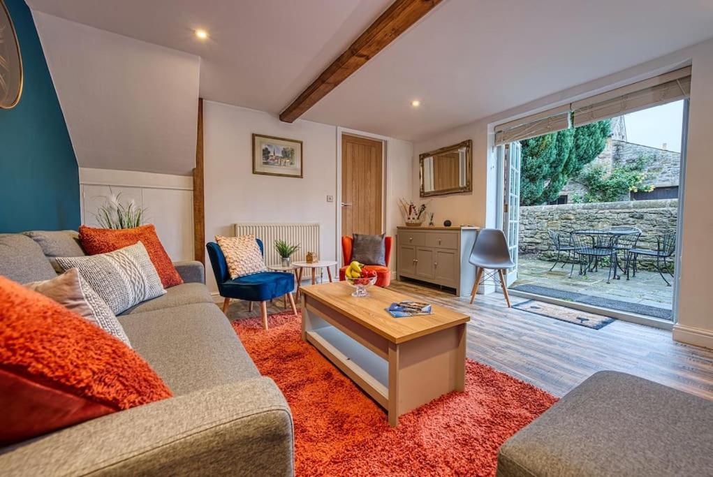 Delightful Two-Bedroom Cottage In The Heart Of Bakewell Exterior foto