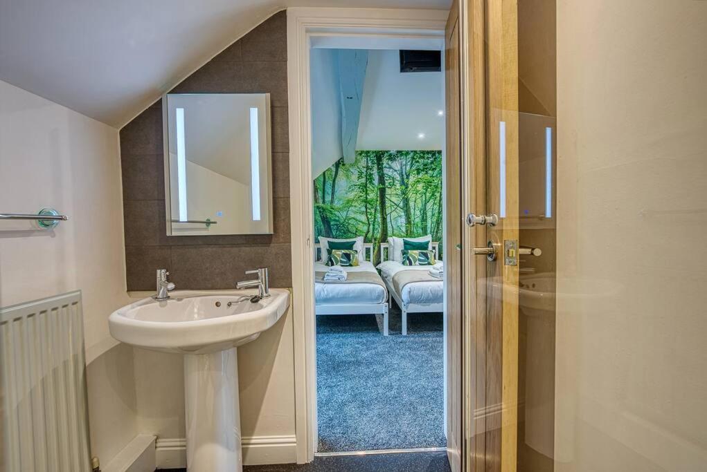 Delightful Two-Bedroom Cottage In The Heart Of Bakewell Exterior foto