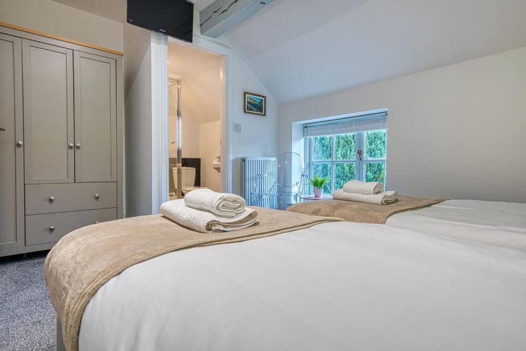 Delightful Two-Bedroom Cottage In The Heart Of Bakewell Exterior foto